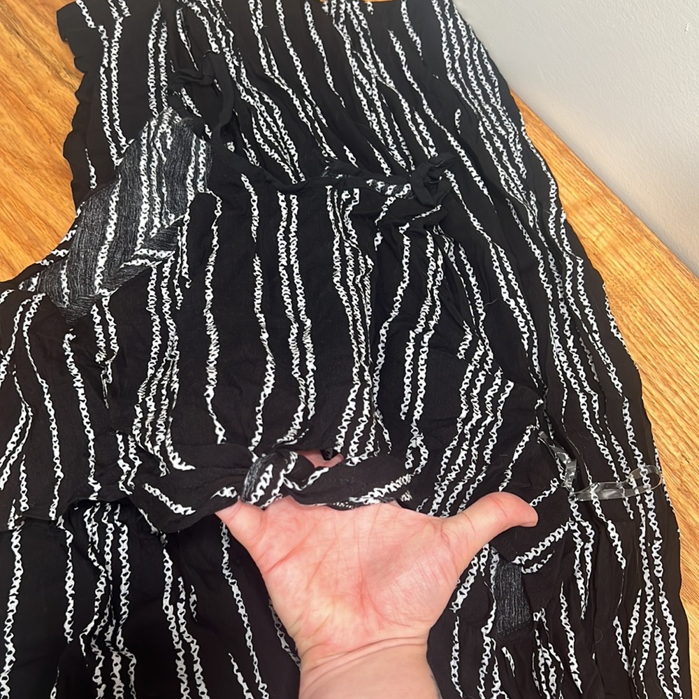 NWOT black and white striped jumpsuit size M - Picture 2 of 7